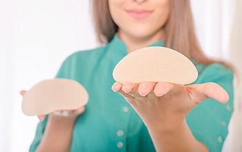 Mastopexia con implantes